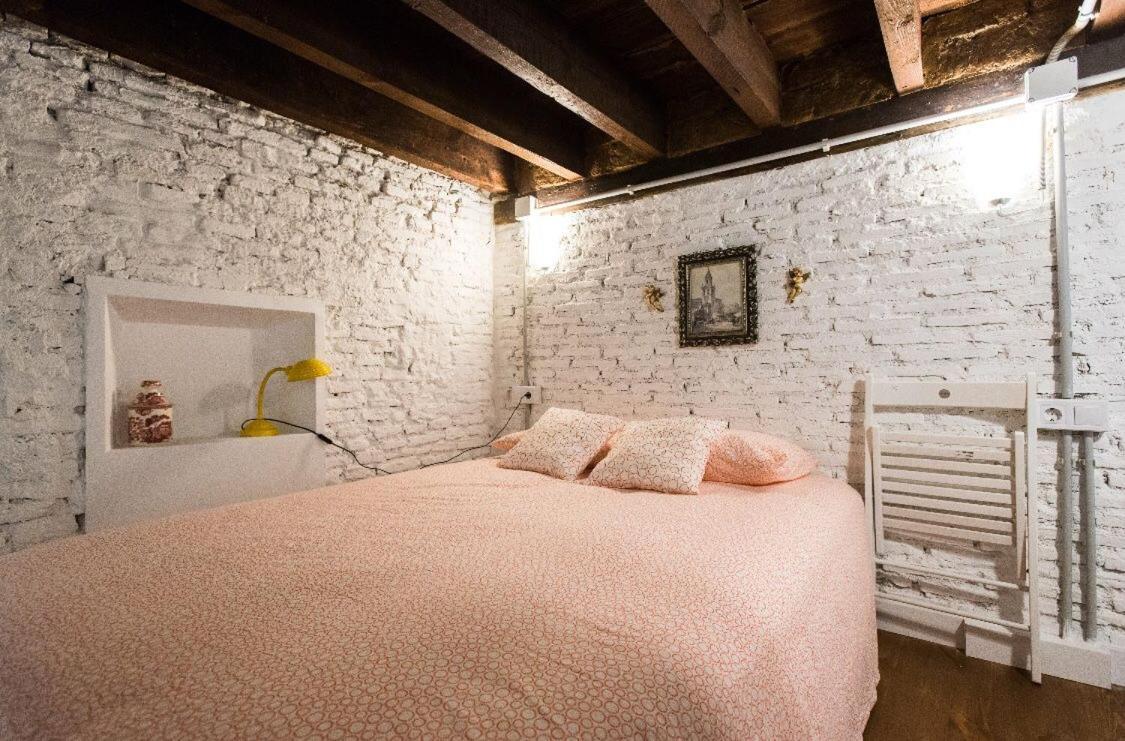 Airbhouse Private Rooms & Apartments 세비야 외부 사진