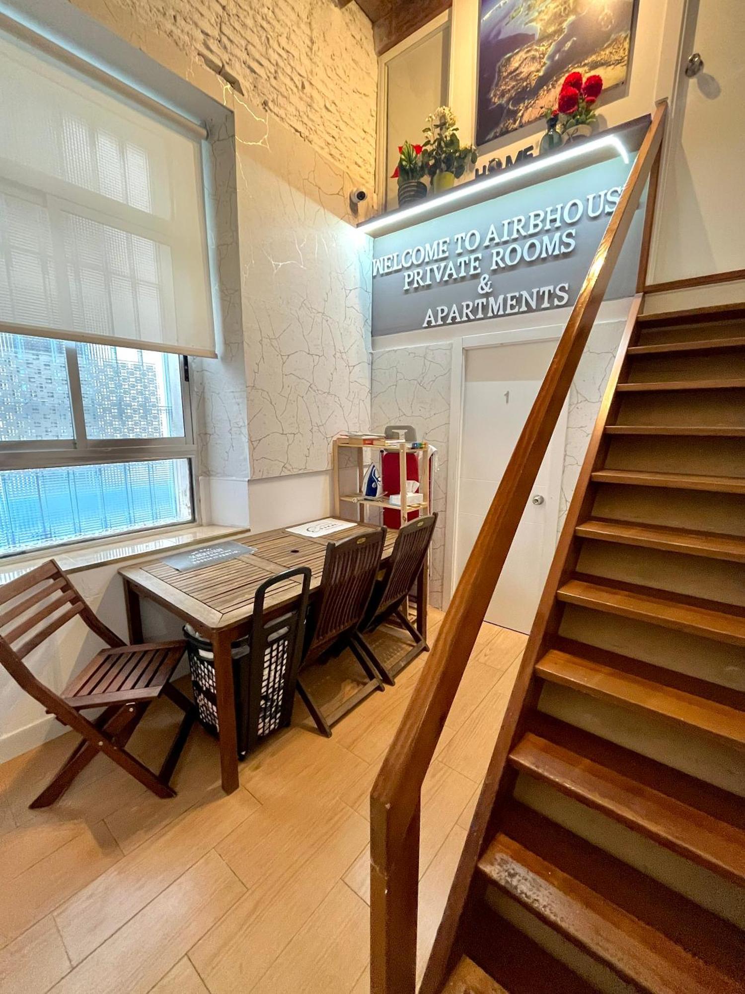 Airbhouse Private Rooms & Apartments 세비야 외부 사진